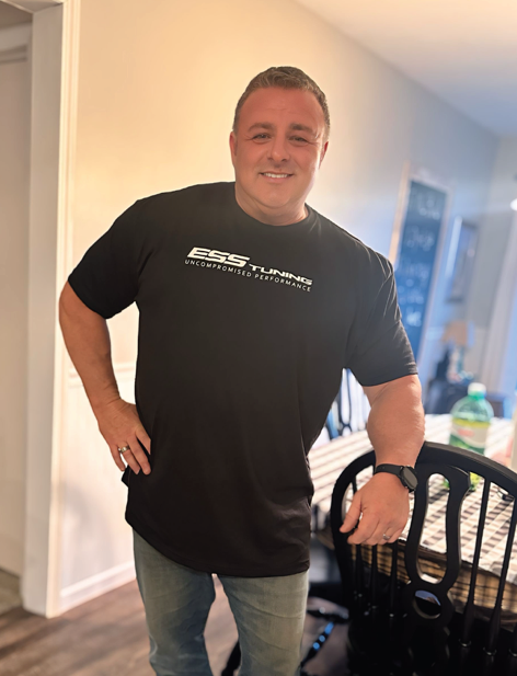 Men's short sleeve ESS Tuning shirt w white print